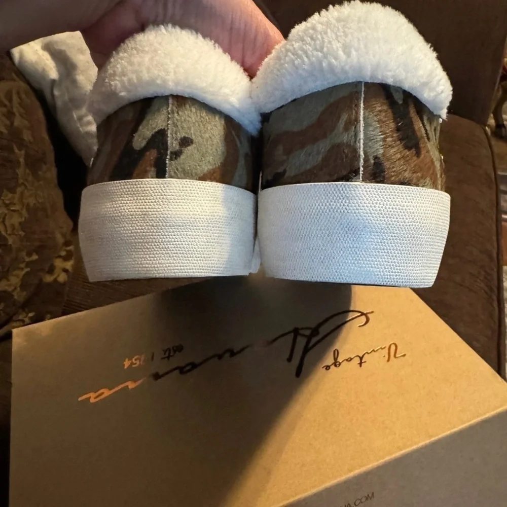 Camo and White Kids Shoes with Gold Star - Picture 2 of 8